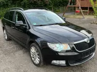 Gebraucht Skoda Superb Exclusive 140 PS (102 kW) 2013 Schwarz Kombi