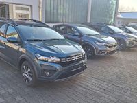 Neu Dacia Jogger Expression 101 PS (74 kW) 2026 Grün Van / Kleinbus