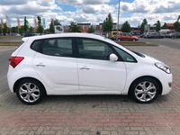 Gebraucht Hyundai ix20 116 PS (85 kW) 2012 Weiß Kleinwagen