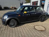Gebraucht Mini One D 90 PS (66 kW) 2018 Reef blue metallic Kleinwagen
