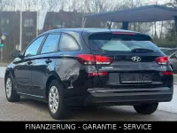 Gebraucht Hyundai i30 101 PS (74 kW) 2017 Schwarz Kombi