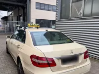 Usado Mercedes E220 150 CV (110 kW) 2010 Beige Berlina