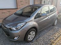 Gebraucht Hyundai ix20 90 PS (66 kW) 2012 Grau Kleinwagen