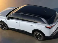 Neu Peugeot 5008 GTi 156 kW (213 PS) 2026 Okenit weiß metallic / dachfarbe SUV