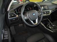 gebraucht BMW 320 i Luxury Line Glasdach Sportsitze LED