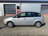 Gebraucht Ford Focus Ghia 116 PS (85 kW) 2005 Polarsilber metallic Kombi