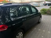 Gebraucht VW Touran Trendline 110 PS (80 kW) 2015 Schwarz Van / Kleinbus