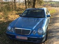 Gebraucht Mercedes E200 Elegance 136 PS (100 kW) 1999 Blau Limousine