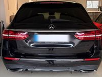 Gebraucht Mercedes E220 AMG 194 PS (142 kW) 2022 Schwarz Kombi
