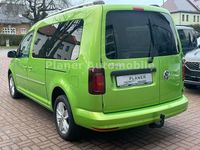 Gebraucht VW Caddy Highline 150 PS (110 kW) 2019 Viperngruen Van / Kleinbus