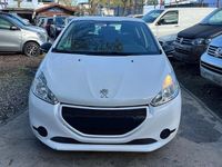 Gebraucht Peugeot 208 Access 68 PS (50 kW) 2013 Weiß Kleinwagen