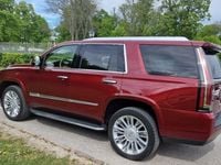 Gebraucht Cadillac Escalade 426 PS (313 kW) 2016 Rot metallic SUV
