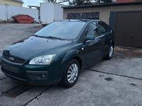 Gebraucht Ford Focus 100 PS (73 kW) 2007 Grün Kleinwagen