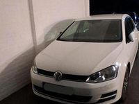 Gebraucht VW Golf VII 86 PS (63 kW) 2016 Weiß Kleinwagen
