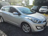 Gebraucht Hyundai i30 Trend 110 PS (80 kW) 2015 Silber Kombi