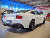 Neu Ford Mustang GT Fastback 446 PS (328 kW) 2025 Frost weiß sonderlack Coupé