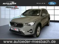 Gebraucht Volvo XC40 Core 163 PS (119 kW) 2024 Grün SUV