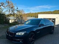 Second-hand BMW 740 313 CP (230 kW) 2013 Albastru Berlinǎ