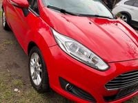 Gebraucht Ford Fiesta Titanium 60 PS (44 kW) 2016 Rot Kleinwagen