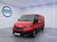 Second-hand Iveco Daily 155 CP (114 kW) 2022 Roșu Monovolum