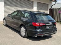 Gebraucht Audi A4 163 PS (119 kW) 2022 Schwarz Kombi