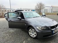 Gebraucht BMW 320 129 PS (94 kW) 2007 Grau Limousine
