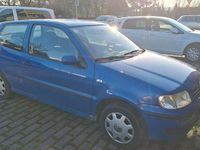Gebraucht VW Polo 60 PS (44 kW) 2002 Blau Kleinwagen