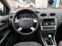 Gebraucht Ford Focus Trend 101 PS (74 kW) 2006 Blau Kombi