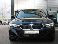 Gebraucht BMW 318 150 PS (110 kW) 2023 Radio bmw reverse rds Kombi