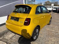 Neu Fiat 500 65 PS (47 kW) 2026 Grün Kleinwagen