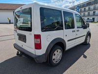 Gebraucht Ford Tourneo Connect 90 PS (66 kW) 2004 Weiß Van / Kleinbus
