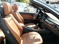 Gebraucht BMW 320 Cabriolet 170 PS (125 kW) 2010 Schwarz Cabrio