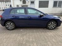 Gebraucht VW Golf VIII 150 PS (110 kW) 2020 Atlantic blue metallic Kleinwagen