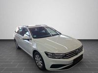 Gebraucht VW Passat Conceptline 150 PS (110 kW) 2023 Gletscherweiß metallic (metallic) Kombi
