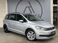 Gebraucht VW Touran 122 PS (89 kW) 2022 Silber Van / Kleinbus
