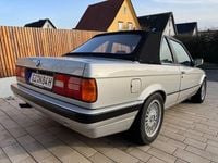 Gebraucht BMW 316 Basis 102 PS (75 kW) 1990 Grau Cabrio