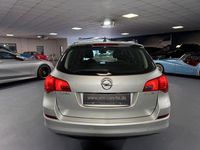 Gebraucht Opel Astra Edition 110 PS (80 kW) 2011 Silber Kombi