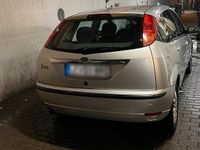 Gebraucht Ford Focus 100 PS (73 kW) 2001 Silber Kleinwagen