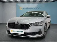 Gebraucht Skoda Superb 150 PS (110 kW) 2025 Silber Kombi