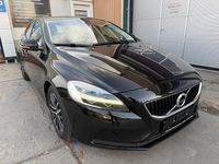 Gebraucht Volvo V40 Momentum 120 PS (88 kW) 2017 Schwarz Limousine