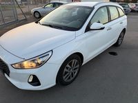 Gebraucht Hyundai i30 Trend 120 PS (88 kW) 2017 Weiß Limousine