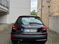 Gebraucht Peugeot 206+ 75 PS (55 kW) 2010 Schwarz Kleinwagen