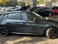 Używany Cupra Leon VZ 300 KM (220 kW) 2023 Szary Sedan/Limuzyna