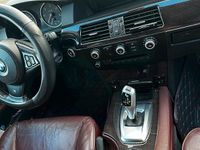 Gebraucht BMW 530 196 PS (144 kW) 2009 Blau Kombi