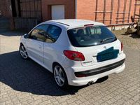 Gebraucht Peugeot 206+ 73 PS (53 kW) 2013 Weiß Kleinwagen
