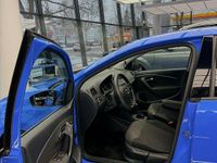 Gebraucht VW Polo 90 PS (66 kW) 2015 Blau Kleinwagen