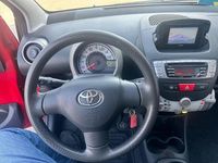 Gebraucht Toyota Aygo Cool 68 PS (50 kW) 2014 Rot Kleinwagen