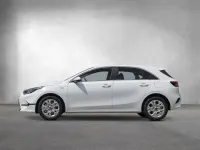 Używany Kia Ceed Vision 101 KM (74 kW) 2025 Biały Hatchback