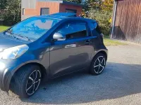 Second-hand Toyota iQ 90 CP (66 kW) 2009 Argintiu Hatchback