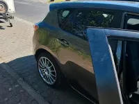Gebraucht Mazda 3 105 PS (77 kW) 2013 Grau Kleinwagen